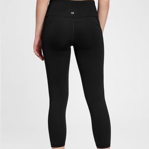 Gap fit black Capri leggings
